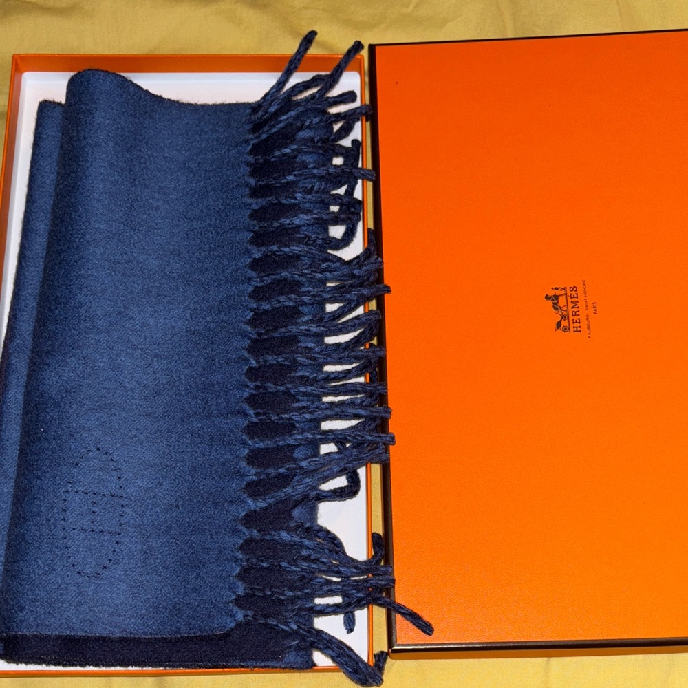 Navy Blue 100% cashmere Scarf